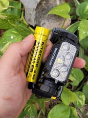 Đèn pin đội đầu Nitecore HC60 UHE độ sáng 400 lumens - chiếu xa 81m - thời gian sáng 14 giờ