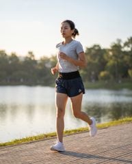 Quần chạy bộ 2 lớp Run For Happiness