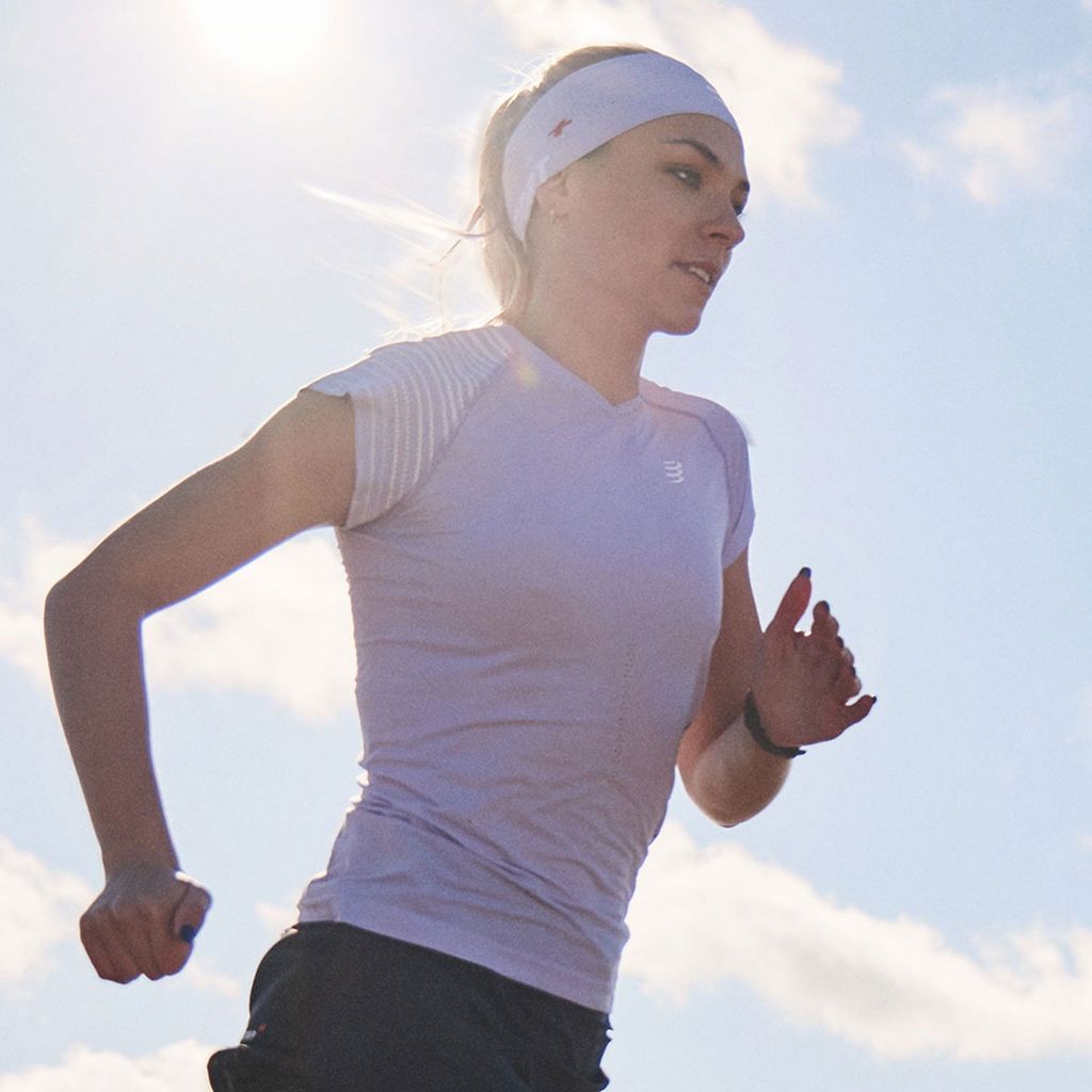 Áo chạy bộ nữ Compressport Performance SS Tshirt AW00094B