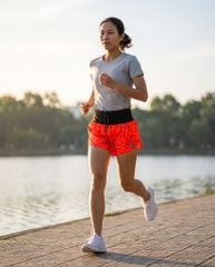 Quần chạy bộ 2 lớp Run For Happiness