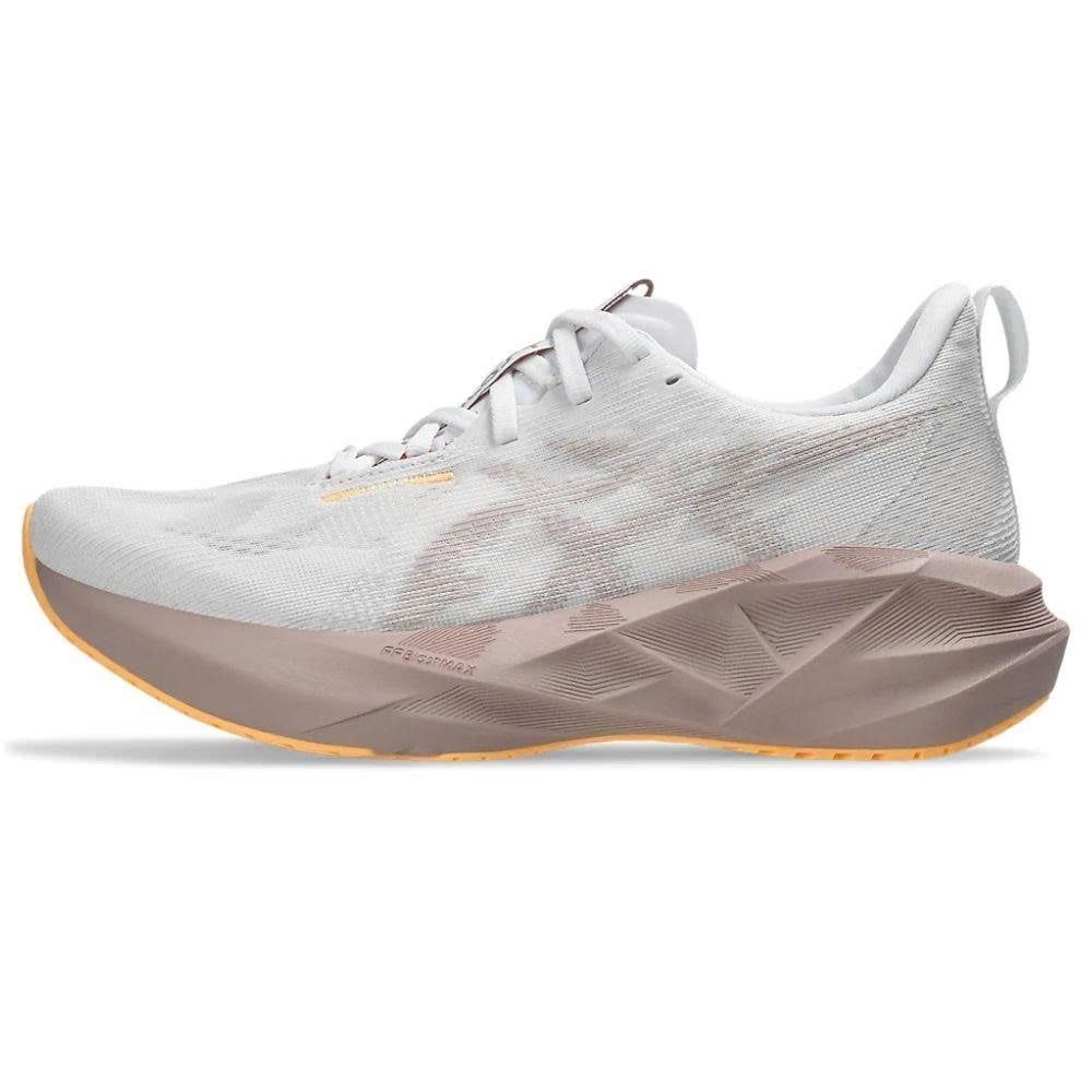 Giày chạy bộ nữ Asics Novablast 5