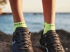 Tất chạy bộ Compressport Pro Racing Socks v4.0 Ultralight Run Low - Xanh Lime (Shadow Lime/Black)