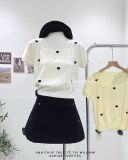  Áo len tim cổ vuông 3626 