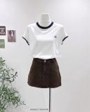  Áo thun cổ đen thêu tim 727 