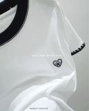  Áo thun cổ đen thêu tim 727 