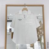  Áo SM cổ bẻ thêu chữ 