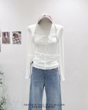  Áo thun tay dài cổ vuông cột dây 303 