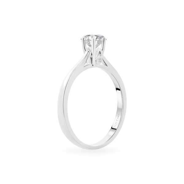 Nhẫn đính hôn vàng trắng 14K gắn kim cương DOJI AFRE000072F2HA1