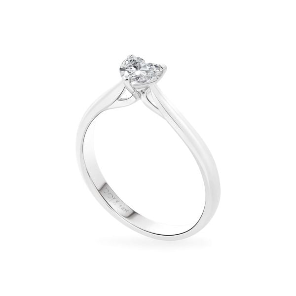 Nhẫn đính hôn vàng trắng 14K gắn kim cương DOJI AFRE000145F2NN1