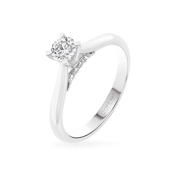Nhẫn đính hôn vàng trắng 14K gắn kim cương DOJI AFRE010003F2NN1