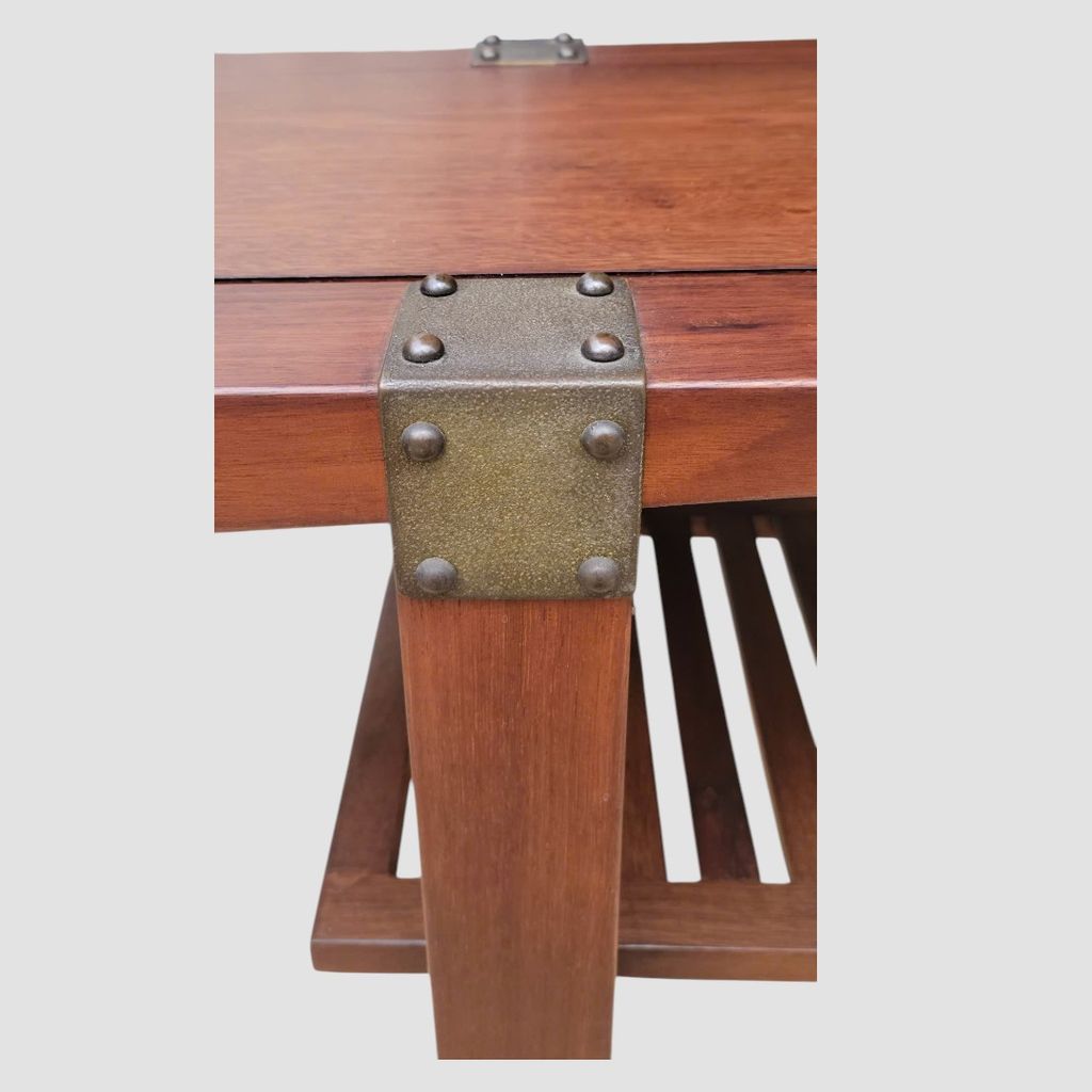 Bàn Án Nan Tầng – B618