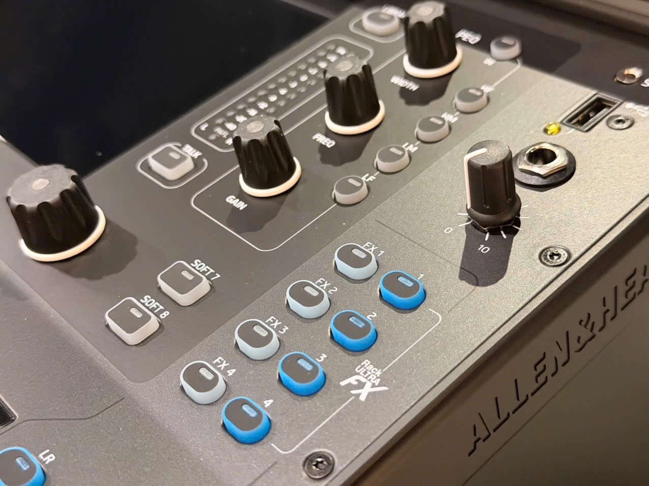 Bàn Mixer Allen & Heath SQ5+