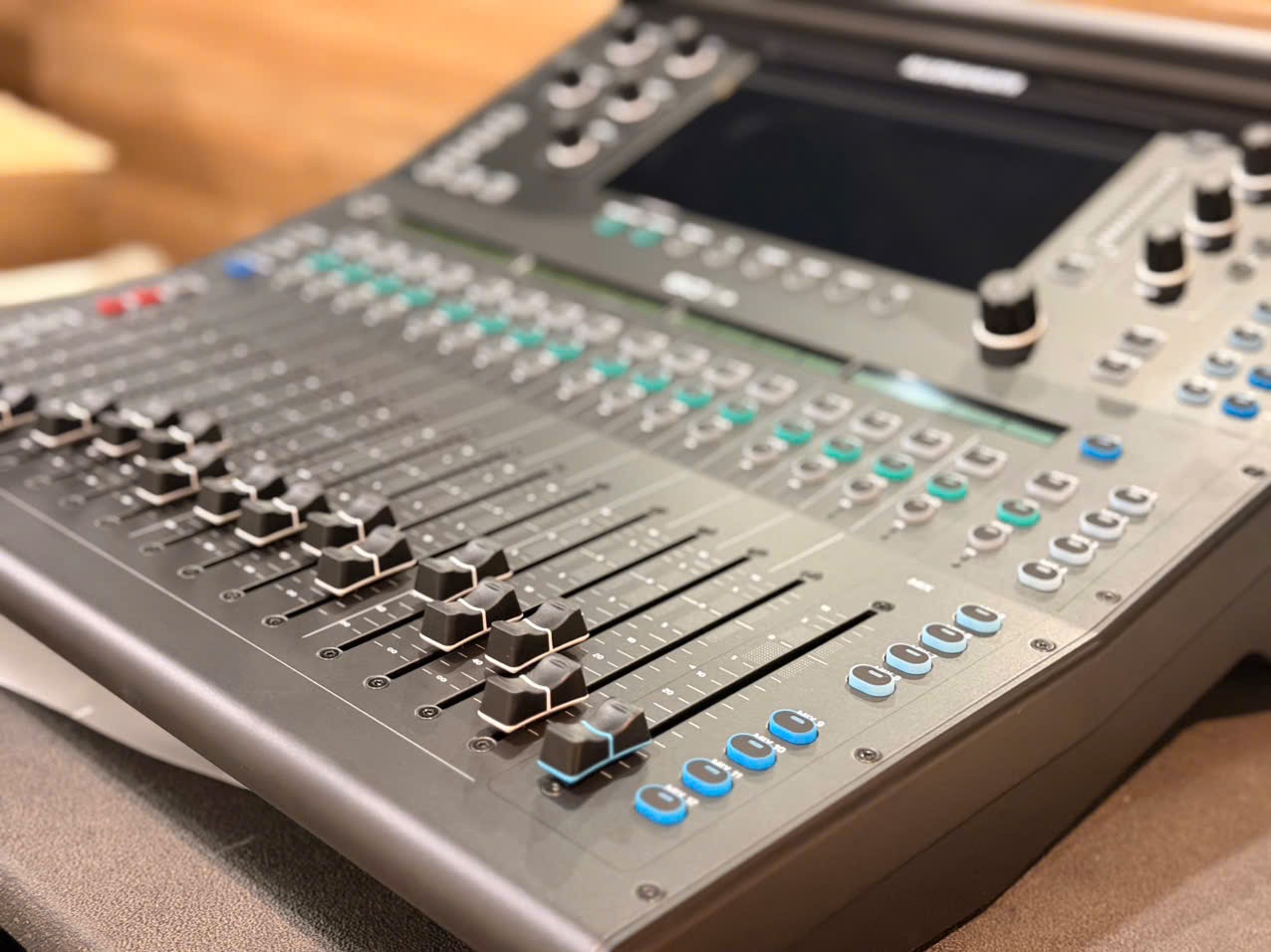 Bàn Mixer Allen & Heath SQ5+