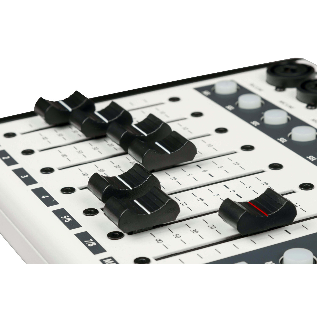 Bàn Mixer kỹ thuật số Proel DIGIPAD8