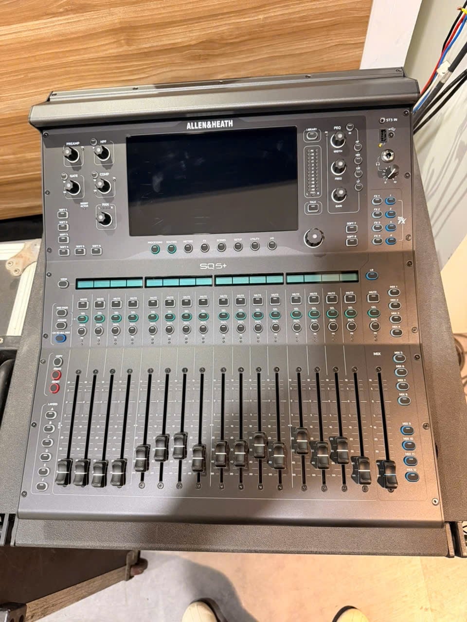 Bàn Mixer Allen & Heath SQ5+
