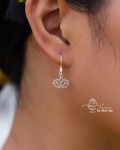  Lotus flower silver jewelry: elegant reminder of Hoi An, Vietnam's beauty. 