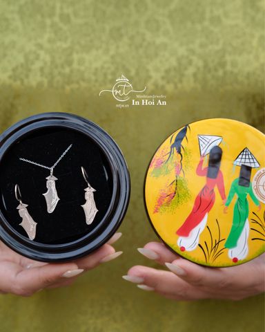  Vietnam lady with Ao dai Necklace | dây chuyền bạc Áo dài | design by MinhtamJewelry 