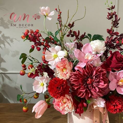  A PLUM RED FLORA BOX 
