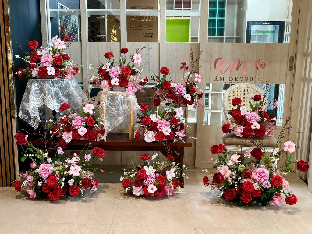 HOA TRANG TRÍ ĐỂ BÀN TIỆC ĐÁM CƯỚI