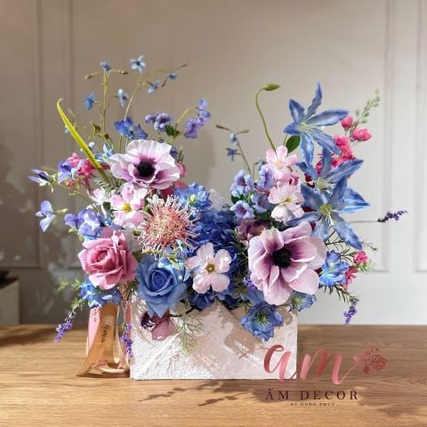  A LETTER FLORAL BOX 