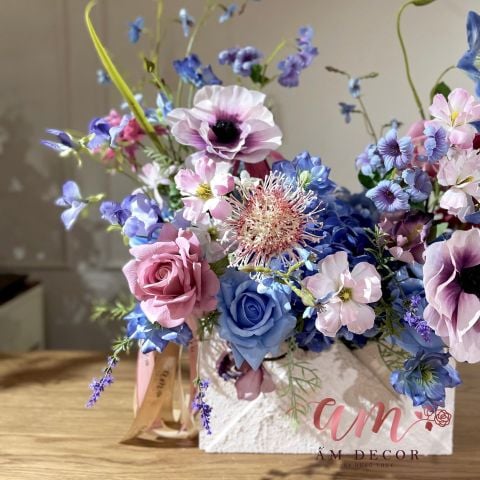  A LETTER FLORAL BOX 