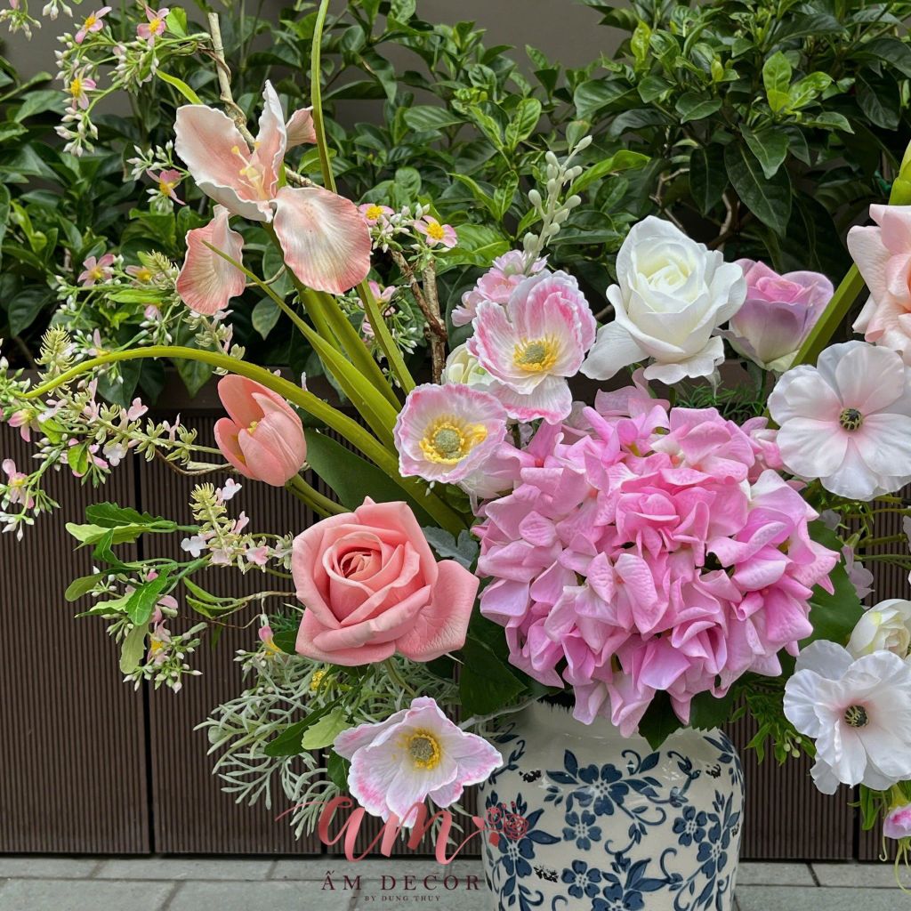 BÌNH HOA ART OF BLOOMS