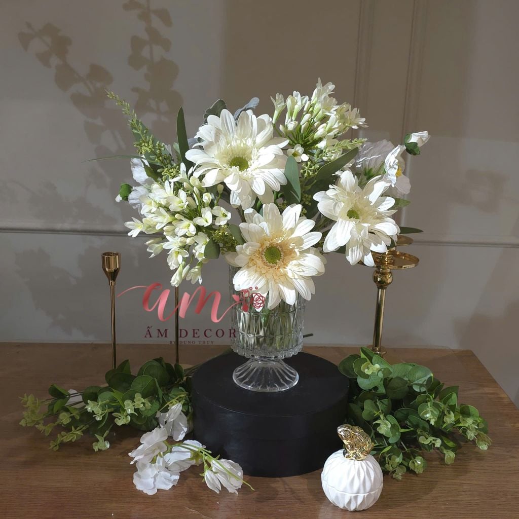 BÌNH HOA SNOWY PETALS