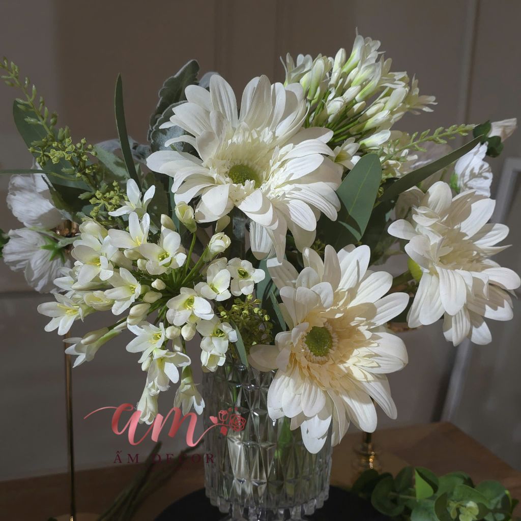 BÌNH HOA SNOWY PETALS