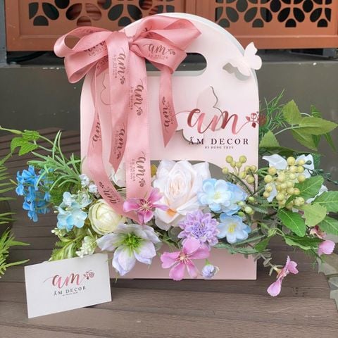  Giỏ Hoa Amber Bloom 