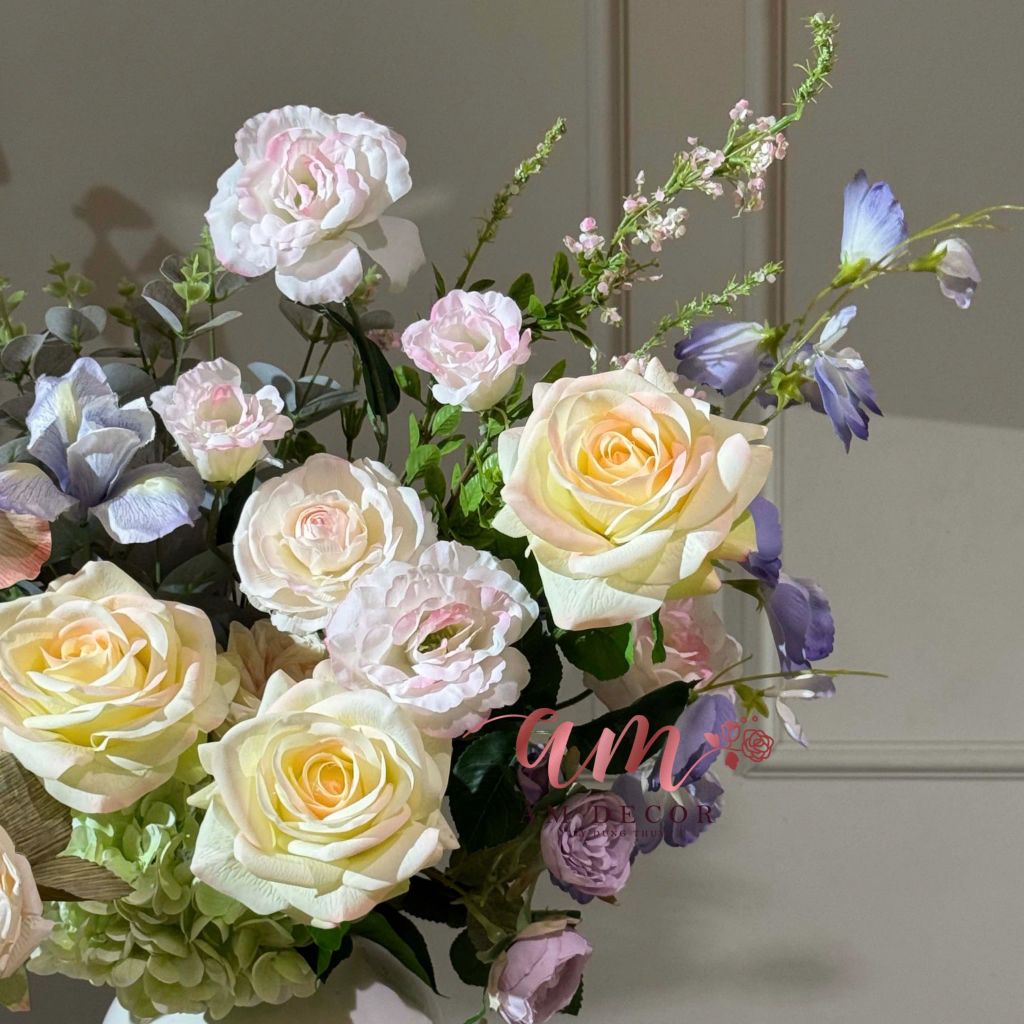 BÌNH HOA WHISPER OF SPRING