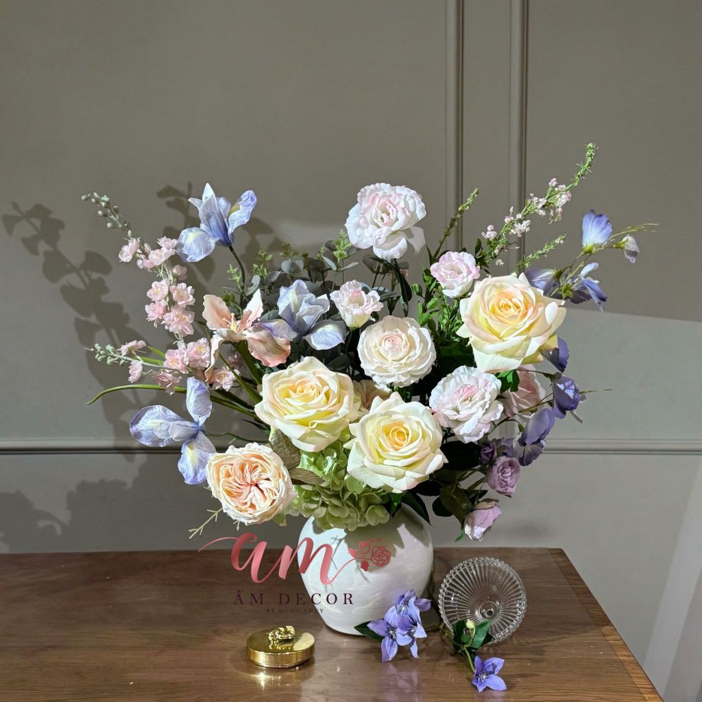 BÌNH HOA WHISPER OF SPRING