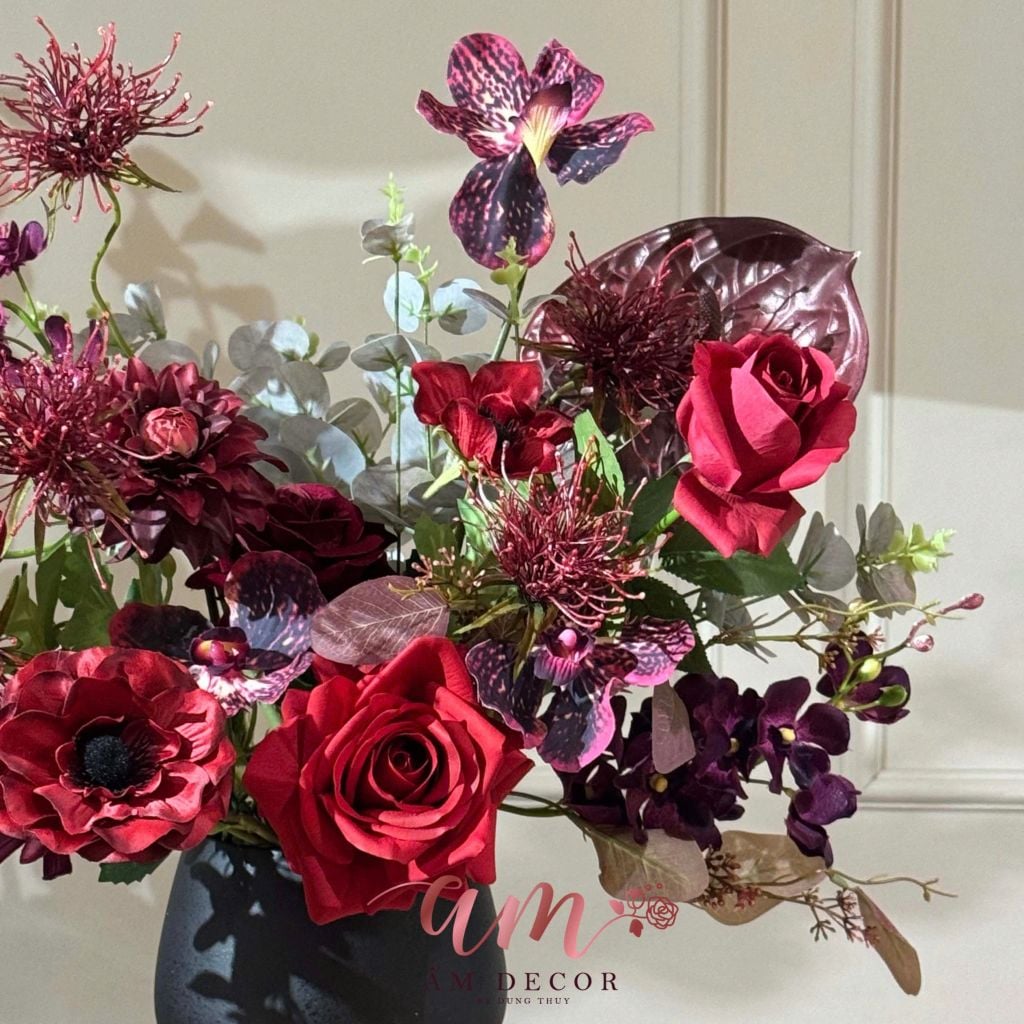 BÌNH HOA CRIMSON ELEGANCE