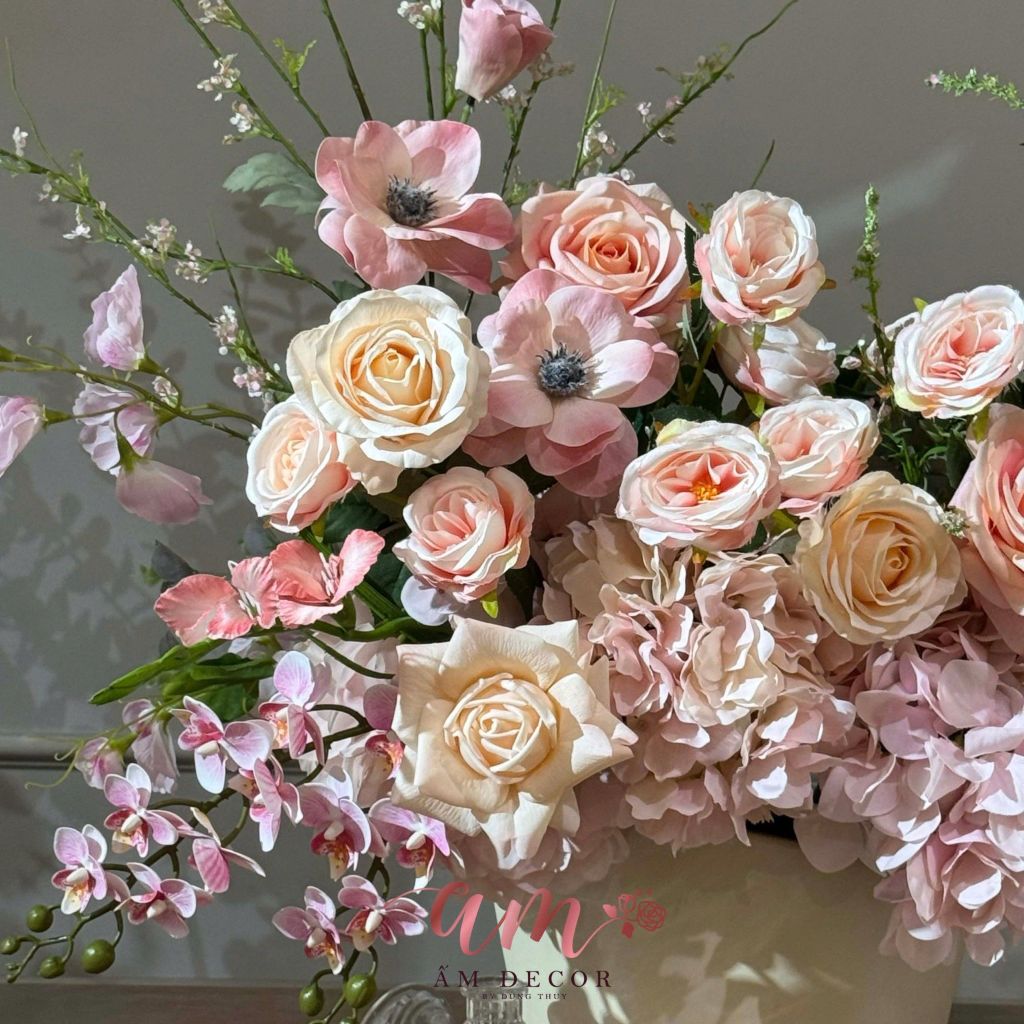 BÌNH HOA DAWN EMBRACE