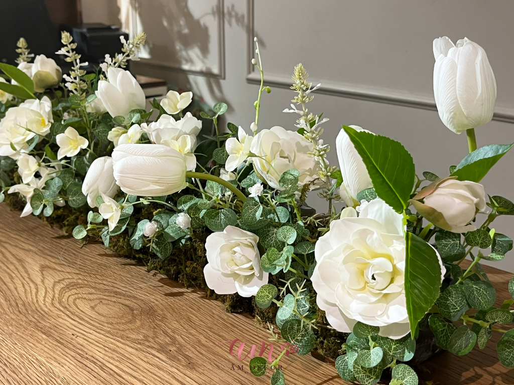 DẢI HOA IRIS TULIP WHITETEA DECOR