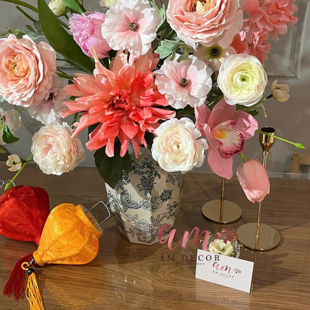 BÌNH HOA ARISTO FESTIVE BLOOM