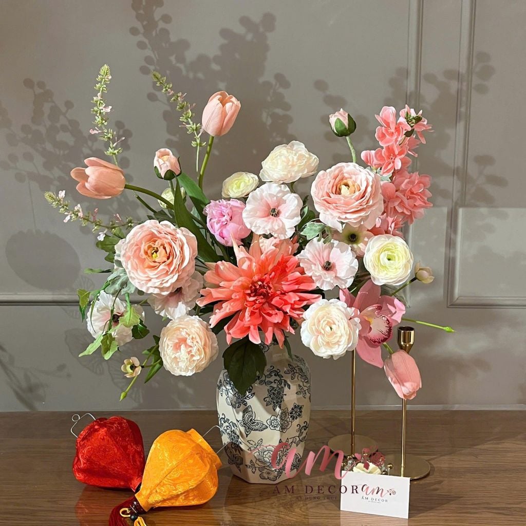 BÌNH HOA ARISTO FESTIVE BLOOM