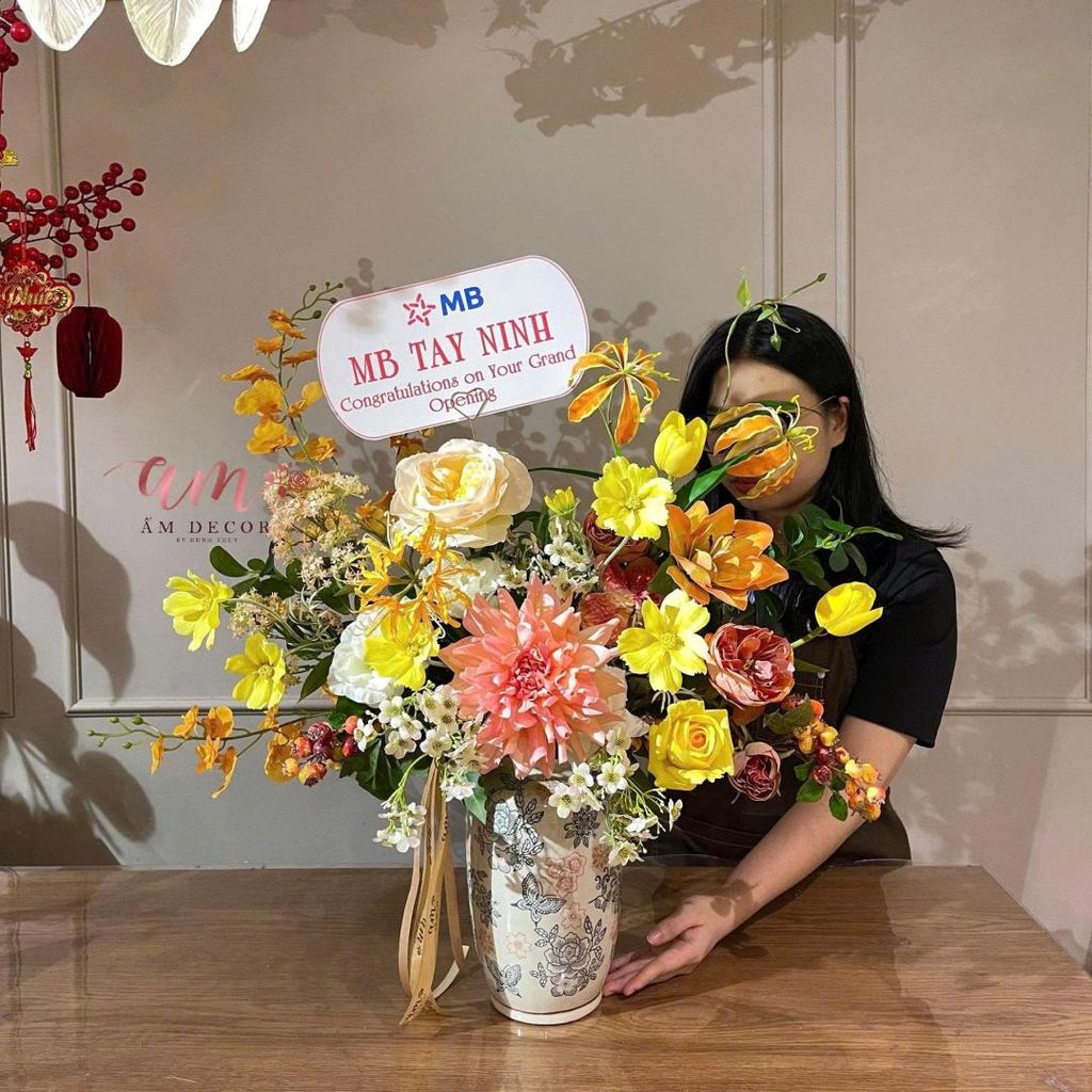 BÌNH HOA AURÉLIEN MAJESTÉ