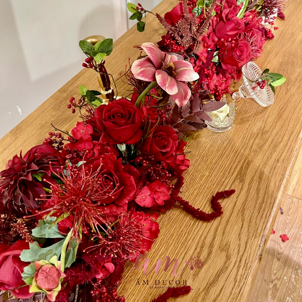 DẢI HOA ĐỂ BÀN SCARLET RESTAURANT