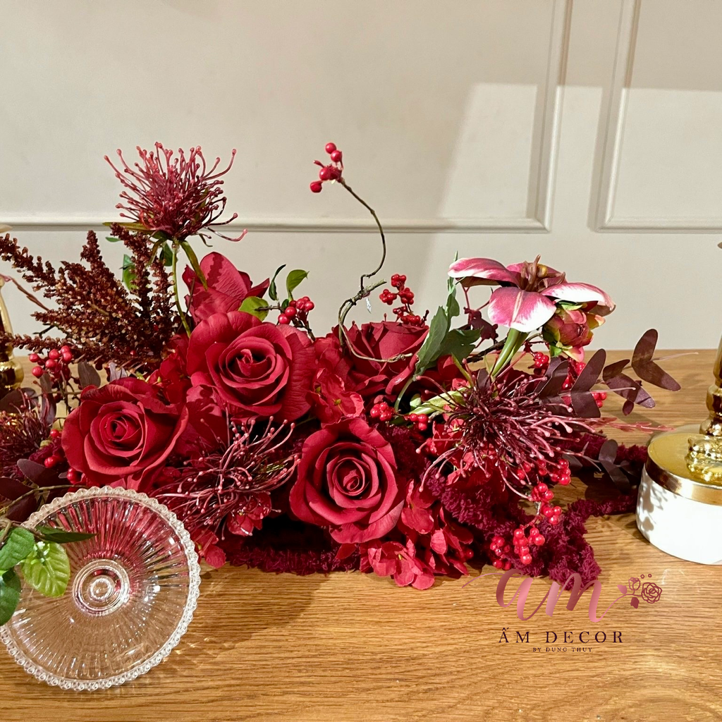 DẢI HOA ĐỂ BÀN SCARLET RESTAURANT