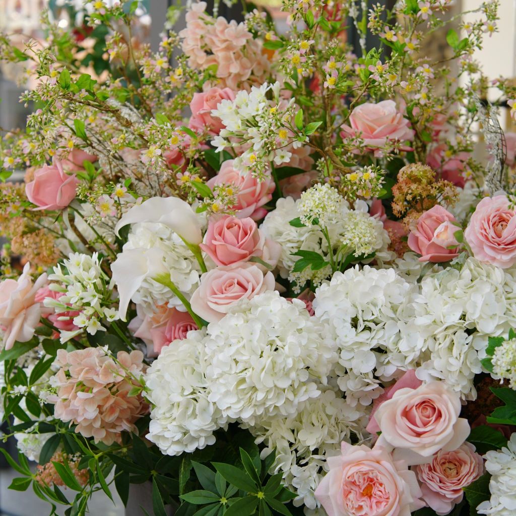 BÌNH HOA AASTORIA GRAND LOBBY BLOOM