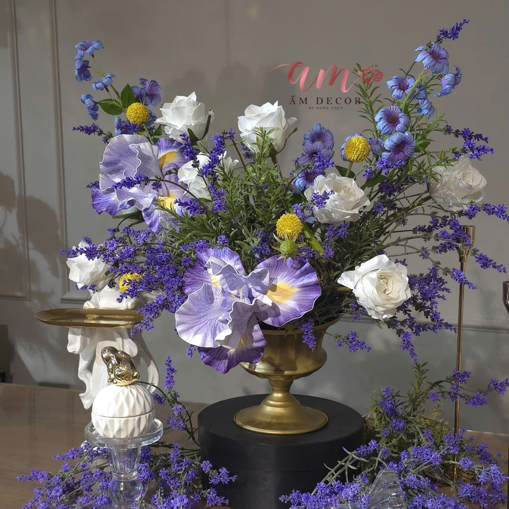 BÌNH HOA SAPPHIRE & LAVENDER FLOWERS
