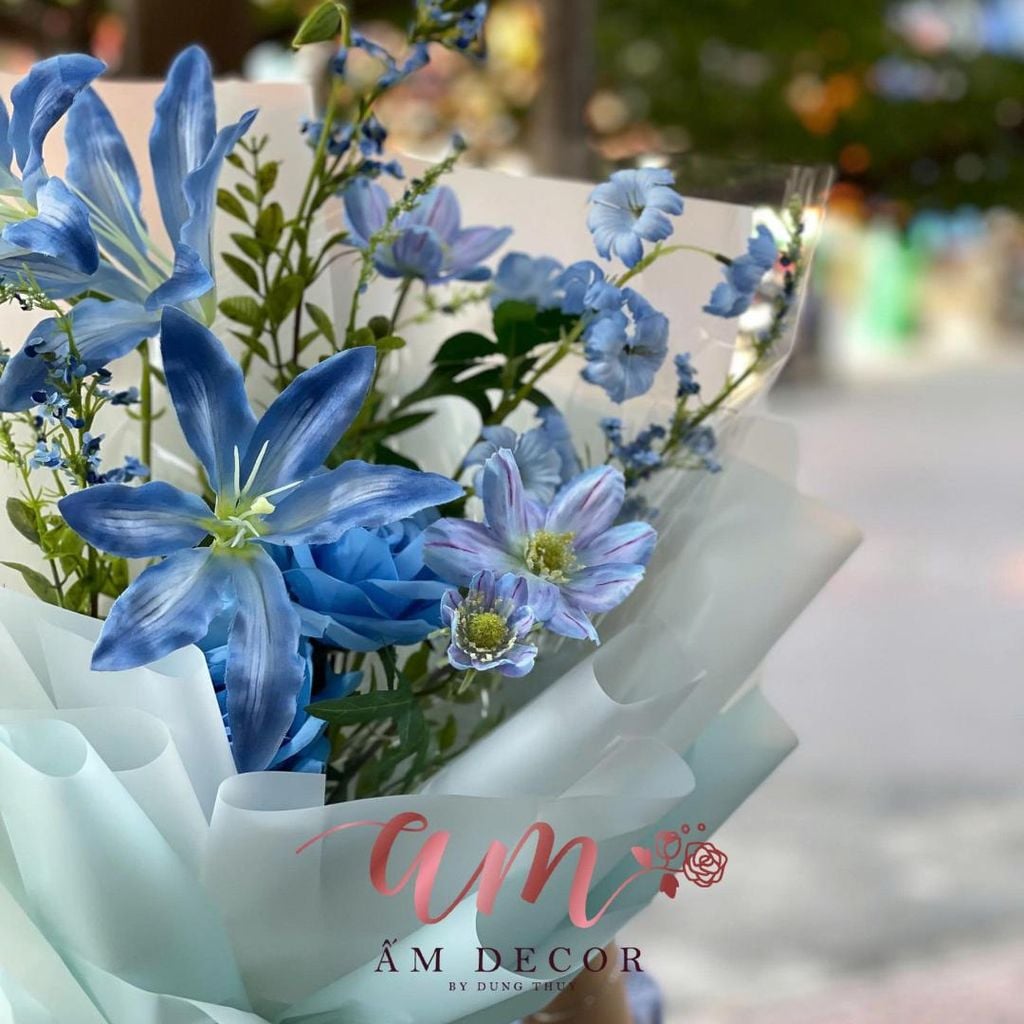 AVENUE BLOOMS