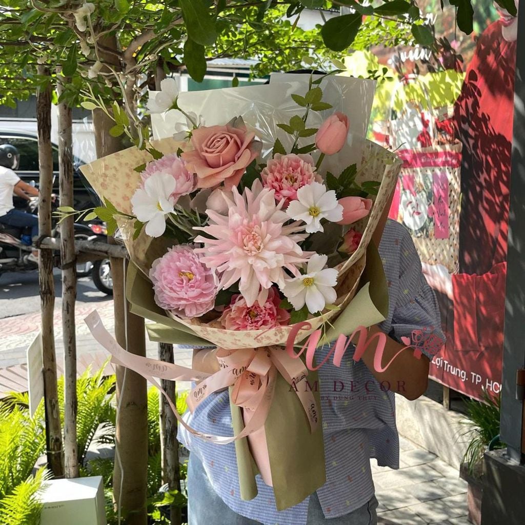 ART BLOOMS