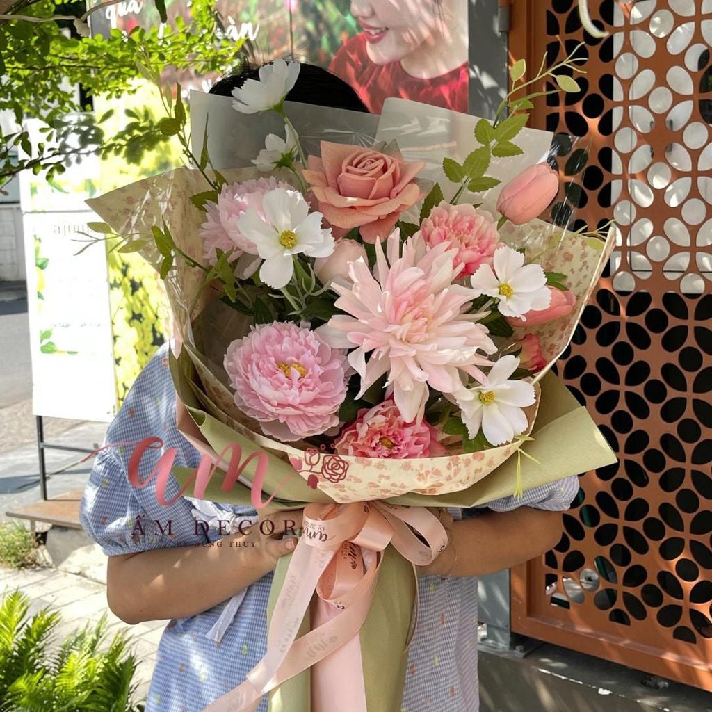 ART BLOOMS