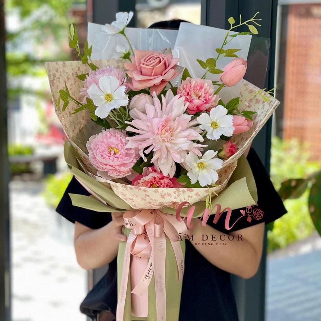 ART BLOOMS
