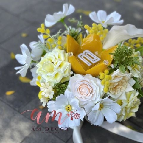  A V.I.P WEDDING SHINNING BOUQUET 