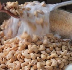 Hạt Điều Sữa Nguyên Rang Thủ Công (500g)