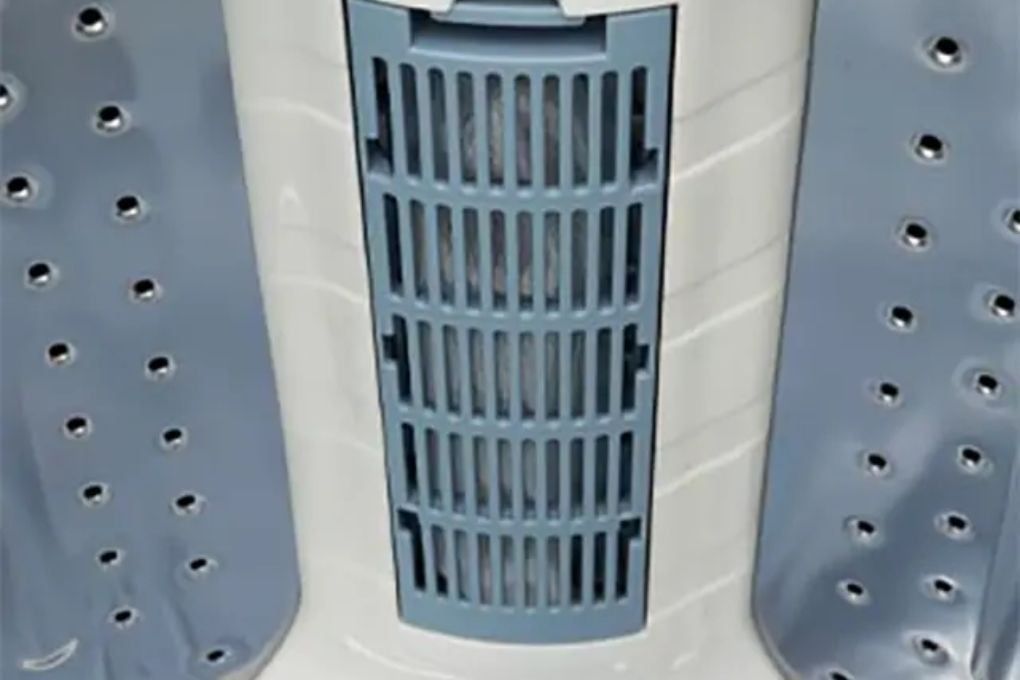 Máy giặt lồng đứng Aqua 10kg AQW-U100FT.BK