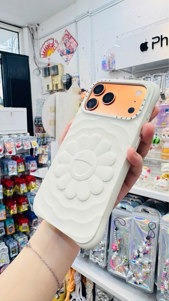 Case Ốp Điện thoại iPhone TAKASHI MURAKAMI x CASETiFY FLOWERS BLOOM Màu Kem Basic iPhone 17/16/15Pro/Promax