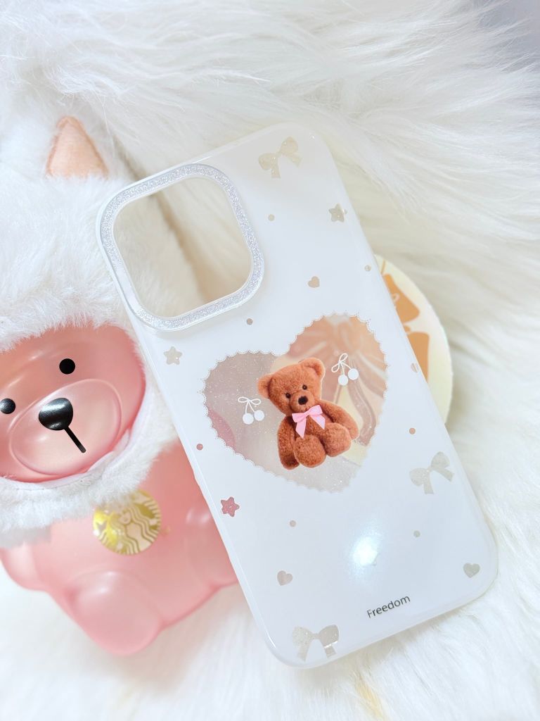 Case Ốp điện thoại iPhone Trắng Gấu Nâu Nơ Sao Cherry Freedom Có Nút Control Viền Camera Bling Bling iPhone 13/14/15/16/17Pro/Promax